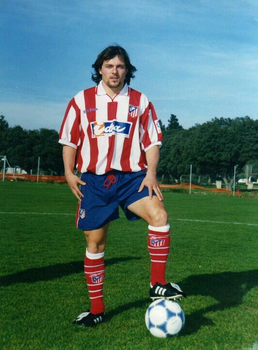 En el año 2001 formó parte del Atlético B. Vía: twitter.com