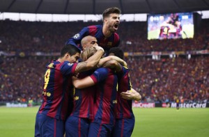 Barcelona campeón Champions 2015. Los jugadores celebran el gol de Rakitic